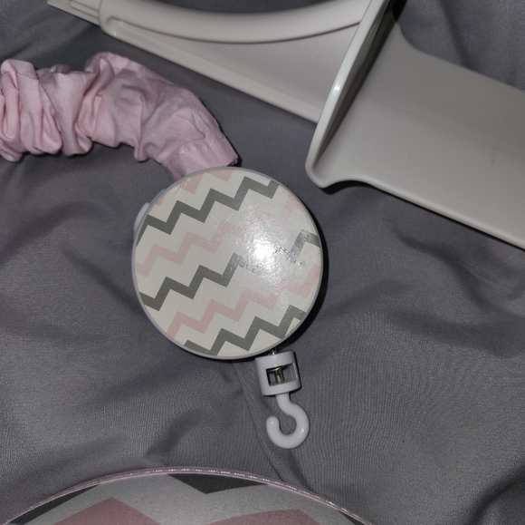 My Baby Sam Pink/Gray CHEVRON Mobile. 27 Inch x 10 Inch x 16 Inch Baby Owls. - Picture 4 of 5